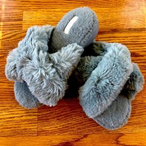 Halluci Cross Band Plush House Slippers Size 38/39